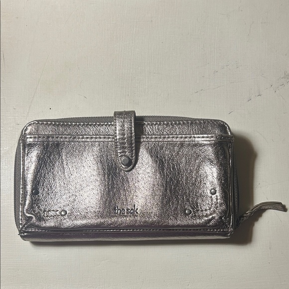 The Sak Iris Leather Metallic Silver Wallet/purse - Picture 2 of 8